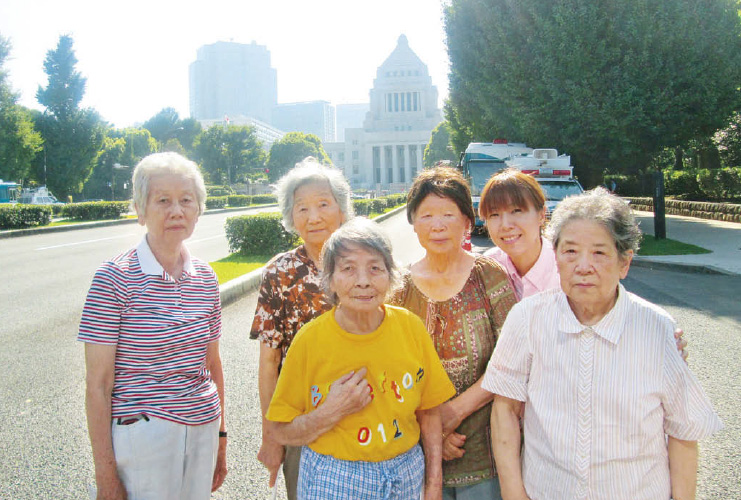 大人気の外出レクは、 「大人の社会科見学」